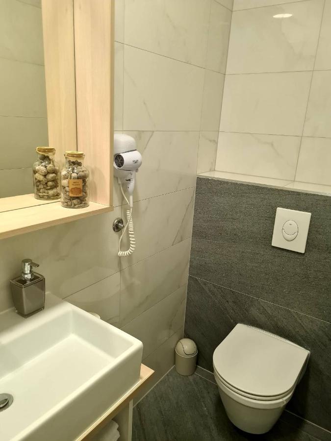 Bonitos, Sobe-Rooms Slavonski Brod Exterior foto